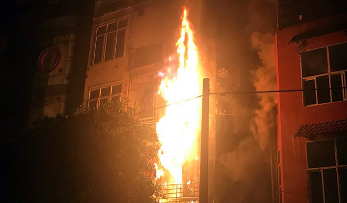 Như Kiến Thức đã đưa tin, vụ cháy quán massage ở Hà Nội xảy ra vào khoảng 22h đêm 25/7 tại địa chỉ ở số 9 đường Văn Tiến Dũng, quận Bắc Từ Liêm, TP Hà Nội.