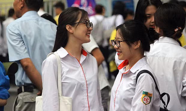 Năm nay, cả nước sẽ có 2.144 điểm thi với 39.689 phòng thi. Để phục vụ kỳ thi THPT, Bộ GD&amp;ĐT đã điều động 45.000 cán bộ, giảng viên các trường đại học, cao đẳng.