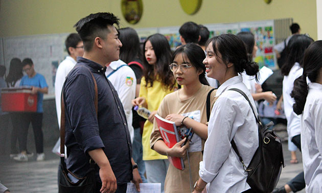 Hầu hết theo chia sẻ của các thí sinh tham dự tại điểm thi trường THCS Nghĩa Tân (Hà Nội), các em đều đã ôn luyện kỹ, tâm lý cũng đã sẵn sàng cho kỳ thi quan trọng này.