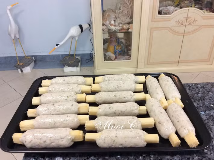 Khi ăn chiên ngập dầu với lửa trung bình thì chạo tôm sẽ có màu vàng rất đẹp.