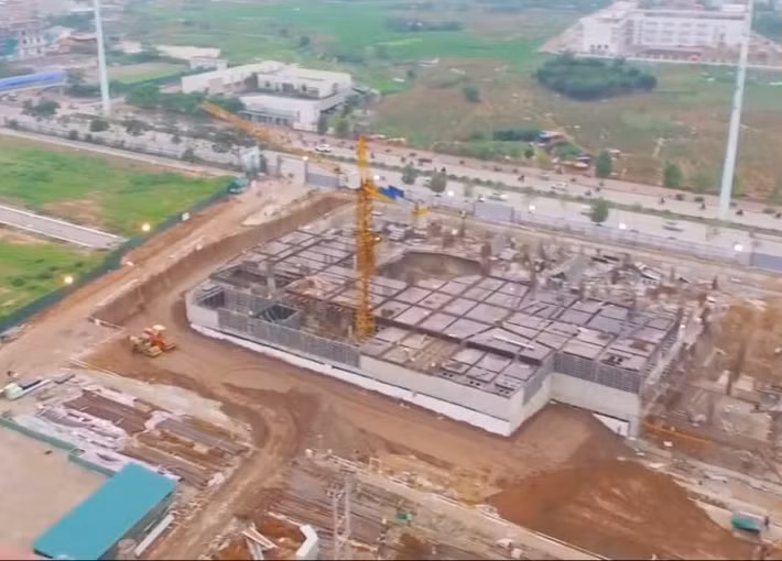 Cũng tại dự án này, Hải Phát còn thế chấp bằng tài sản gắn liền với đất hình thành trong tương lai là Công trình hỗn hợp cao tầng. Ảnh: Roman Plaza.