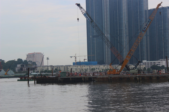 Cầu xây dựng xong sẽ góp phần giúp việc di chuyển giữa trung tâm TP và Quận 2 càng thêm dễ dàng hơn.