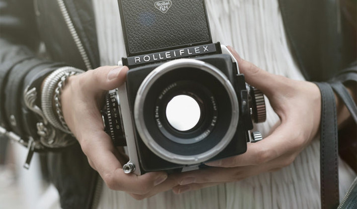 Theo một “tay máy” ở Hà Nội, một album ảnh chụp trong dịp nghỉ lễ 2/9 sẽ tăng giá gấp rưỡi đến gấp đôi so với ngày thường. Vì vậy, dịch vụ này cũng giúp họ kiếm một số tiền không nhỏ. Ảnh: Internet.