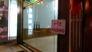 Kinh doanh khách sạn, nhà nghỉ Nhu cầu thuê phòng nghỉ tại các khách sạn, nhà nghỉ dịp nghỉ lễ Quốc khánh hàng năm thường tăng cao. Do đó, đây là dịp những ông bà chủ của dịch vụ này kiếm bộn tiền. Ảnh: Zing.