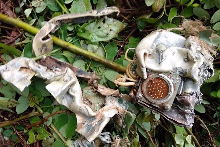 Hai phi công hi sinh trong vụ rơi máy bay gồm trung tá Khuất Mạnh Trí (Phó Trung đoàn trưởng, Tham mưu trưởng, 40 tuổi, quê Hà Nội) và thượng tá Phạm Giang Nam (Chủ nhiệm bay Trung đoàn 921, 46 tuổi, quê Thái Bình). Nguồn ảnh: PLO