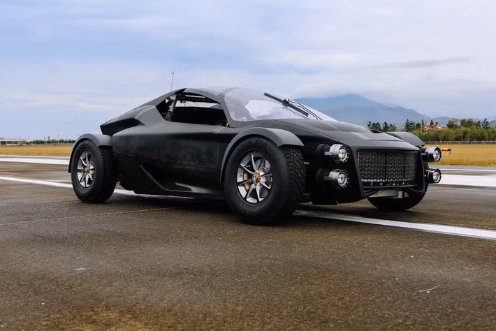 Nhà sáng lập kiêm giám đốc điều hành Hồng Dụ Quân phát biểu: "Miss R không chỉ là thú vui tiêu khiển, mà còn là nền tảng R&amp;D, từ đó Xing Mobility có thể đổi mới công nghệ xe điện tiên tiến. Xing cho biết họ đang hợp tác với các đối tác thương mại và công nghiệp trên khắp thế giới để áp dụng công nghệ của mình cho hệ thống xe buýt thành phố, dịch vụ xe chia sẻ, thiết bị xây dựng và tàu thuyền, xe vận tải.