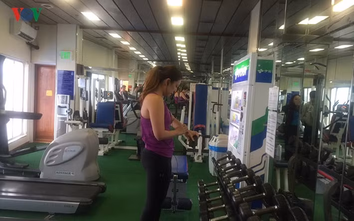 Phòng tập gym trên du thuyền.