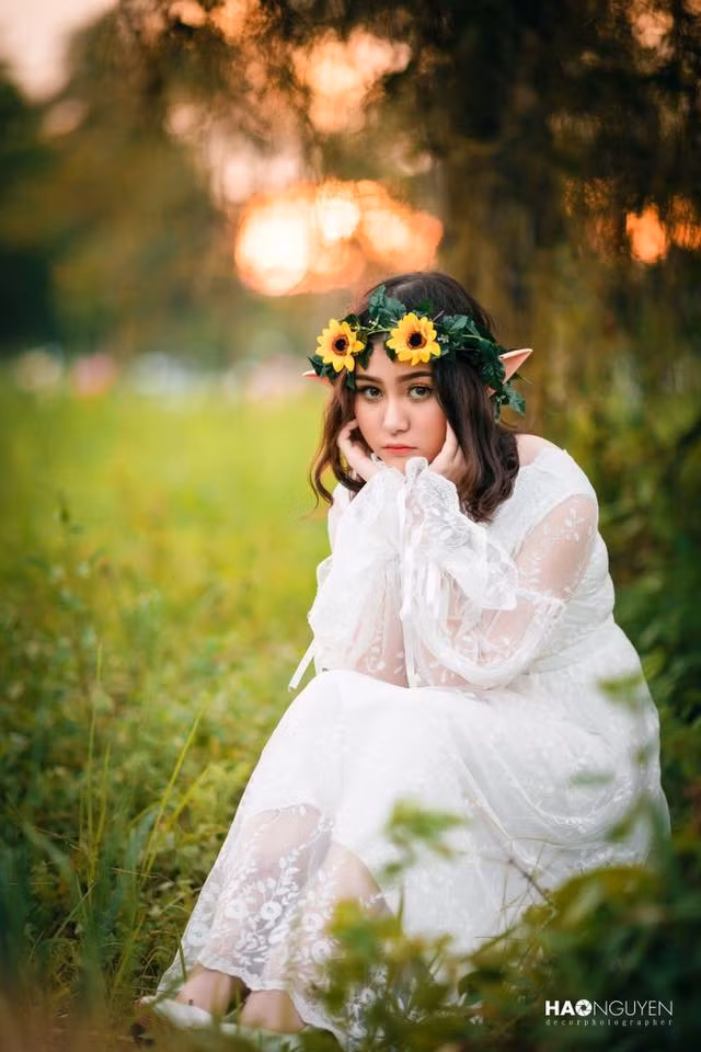 Được bạn bà và những người yêu mến dành tặng cho biệt danh "nàng yêu tinh" sau bộ ảnh mới, cô bạn 15 tuổi này cảm thấy rất vui và thích tên gọi đó.