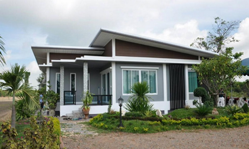 Ngôi nhà phong cách hiện đại, không gian rộng rãi với trang trí đơn giản, hoàn hảo cho mọi cảnh quan. Nguồn ảnh: Nhà đẹp.