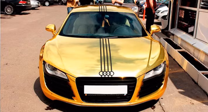 Những khu nghỉ dưỡng 7 sao, những hòn đảo nhân tạo mọc giữa sa mạc, siêu xe tràn ngập trên phố, Rolls Royce, Lamborghini, Ferrari… không đâu trên thế giới nhiều như ở Dubai. Ảnh: Dubai.