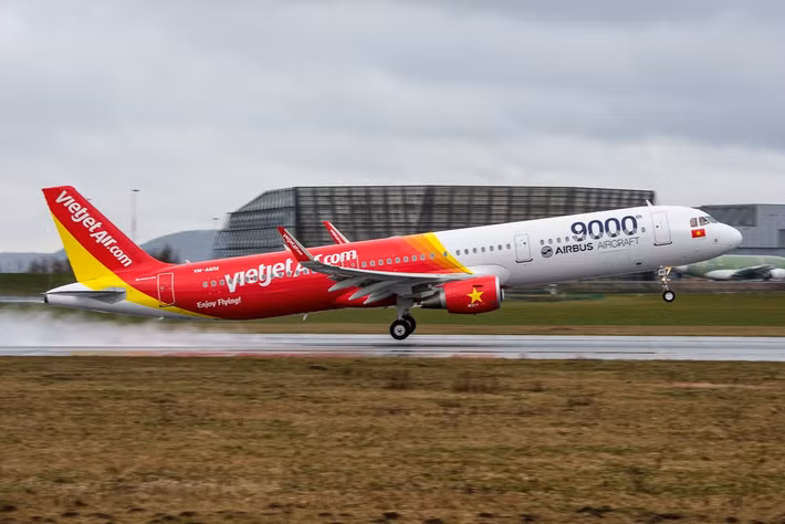 Vì vậy, Vietjet hiện có tổng cộng 73 máy bay A321neo và 11 máy bay A321ceo đang chờ giao. Ảnh: Vietjet.