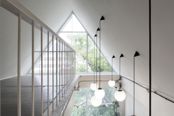 Một tầng lửng ở trên cùng dành cho không gian nghỉ ngơi.