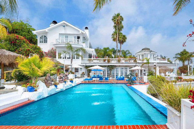 Được biết, căn biệt thự này khá gần với nơi bà Doria Ragland đang sinh sống.