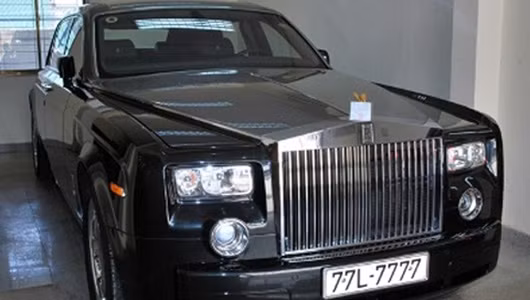 Đầu năm 2008, bà Diệp khiến dư luận ngỡ ngàng khi tậu siêu xe Rolls-Royce 1,3 triệu USD, mang biển số 77L7-7777 độc nhất vô nhị. Ảnh: Autodaily.