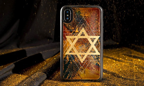 Một trong những sản phẩm vỏ ốp điện thoại bằng sơn mài độc đáo.