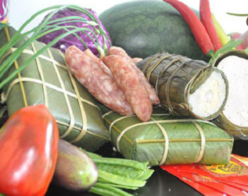 Để chủ động bảo vệ sức khỏe cho cả gia đình, người tiêu dùng cần nắm rõ cách nhận biết một số thực phẩm bẩn ngày Tết. Ảnh: Trangtraitrungthuc.