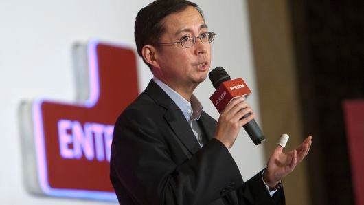 Năm sau, ông trở thành Giám đốc điều hành của Taobao. Năm 2011, Zhang được thăng chức Chủ tịch của Tmall.com. Ảnh: CNBC.