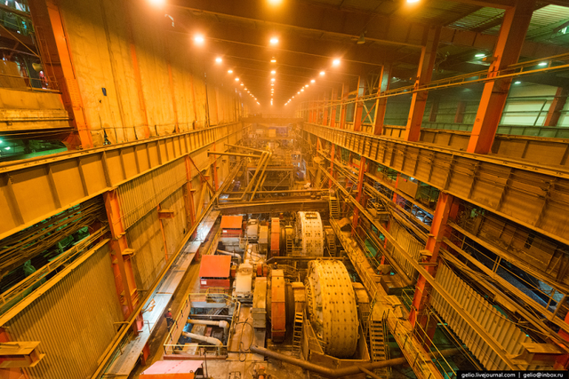 Sau này, khi khai thác xuống gần đáy hồ, năng suất giảm xuống còn 400kg/năm.