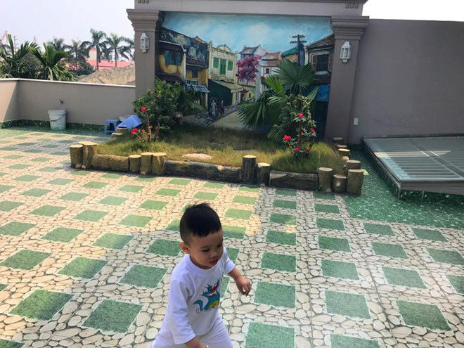 Căn biệt thự rộng rãi có sân vườn cho trẻ em vui chơi. Ảnh: Thethaovanhoa.