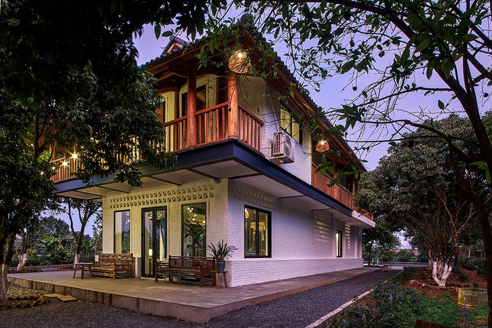 Ngôi biệt thự nghỉ dưỡng tại Lương Sơn (Hòa Bình) lấy cảm hứng từ một khung nhà sàn gỗ là công trình của nhóm thiết kế Studio102.