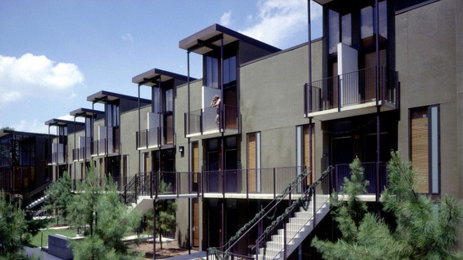 Willow Street Residences của Đại học Tulane có thể chứa tới 318 sinh viên trong bốn tòa nhà riêng biệt. Nó được xây dựng trên sân vận động Sugar Bowl cũ của New Orleans, và các ký túc xá này được tạo ra để mang tinh thần học tập đại học đến những cư dân quanh đây.