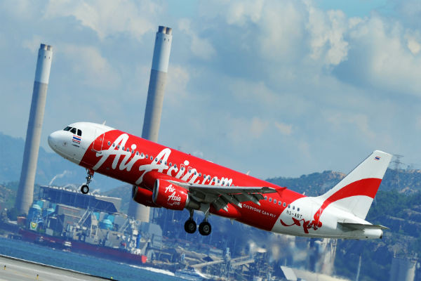 Sau hơn 10 năm, hãng hàng không AirAsia trở thành cái tên được khách du lịch châu Á tìm đến khi săn vé máy bay giá rẻ. Năm 2016, doanh thu của hãng đạt 1,12 tỷ USD. Ảnh: AirAsia.