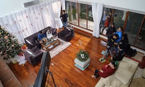 Phòng khách thiết kế hiện đại, sang trọng với màu sắc tinh tế. Ảnh: Dân Việt.