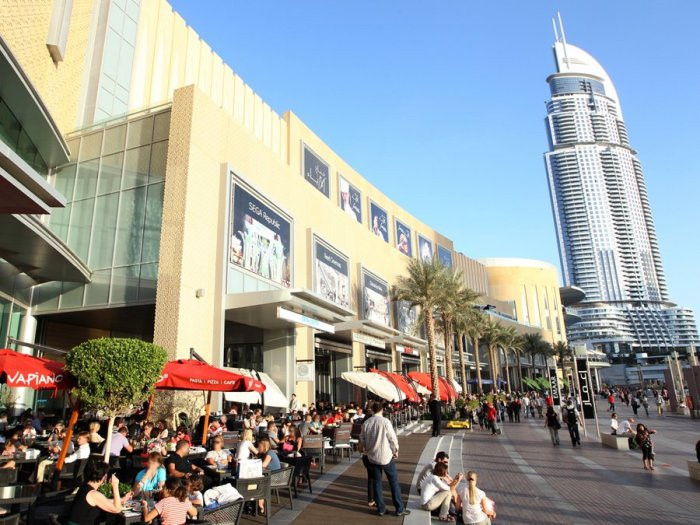 Dubai Mall - Trung tâm thương mại lớn nhất thế giới với hơn 1.200 cửa hàng bán lẻ và hơn 80 triệu lượt khách mỗi năm. Ảnh: BI.