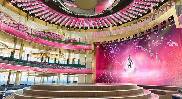 Nhà hát cao 3 tầng hoành tráng.