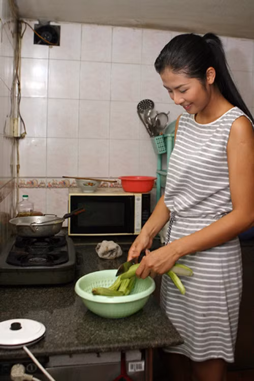 Khu bếp giản dị với vật dụng cần thiết. Ảnh: Khám phá.