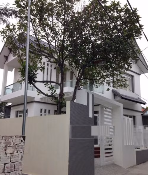 Trước khi đăng quang Hoa hậu Hoàn vũ Việt Nam 2015, Phạm Hương sống cùng gia đình trong căn biệt thự 2 tầng khang trang ở Hải Phòng. Ảnh: Một thế giới.