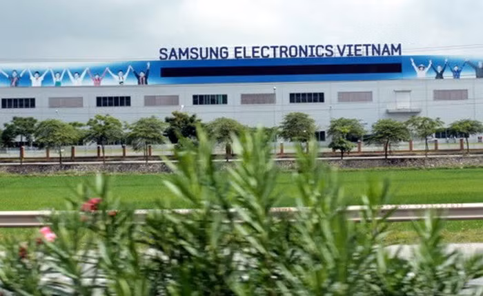 Công ty TNHH Samsung Electronics Việt Nam cũng tụt xuống 1 bậc so với năm ngoái. Theo báo cáo doanh thu Samsung Display Việt Nam liên tiếp giảm mạnh trong 2 quý đầu năm 2018. Ảnh: Samsung.