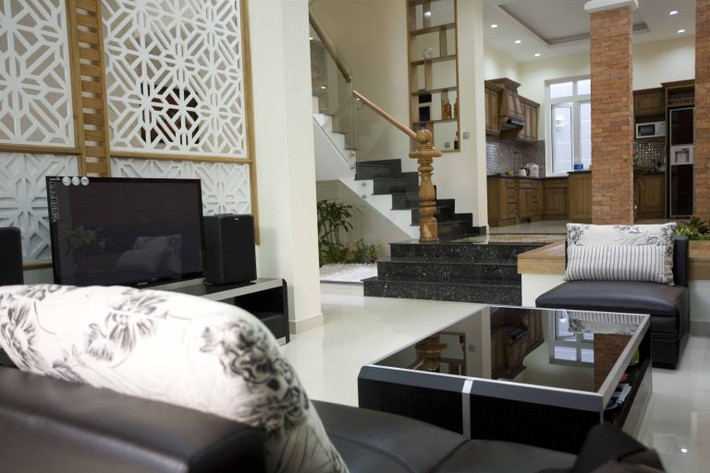 Gam màu trắng chủ đạo kết hợp chi tiết trang trí phong cách tân cổ điển trang nhã và ấn tượng.