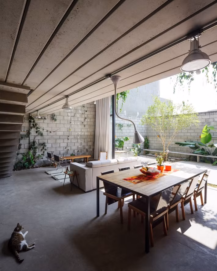 Nhờ đó, thiên nhiên như được hòa làm một cùng không gian sống.