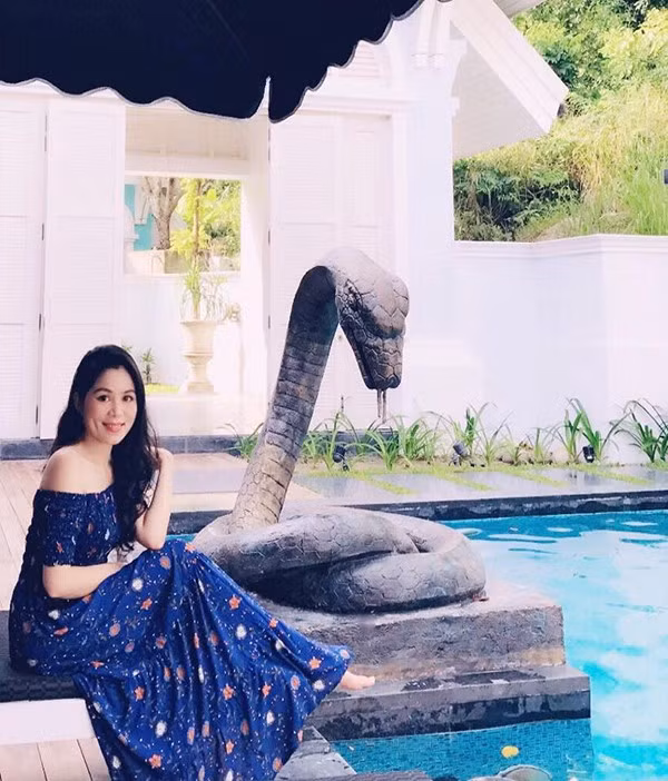 Sau ba năm kinh doanh, Dạ Thảo có tiền mua nhà. Cô còn mua trả góp xe hơi để cung ứng cho công ty thuê xe, gần một năm sau lấy được vốn, rồi lãi luôn chiếc xe. Ảnh: Dân Việt.