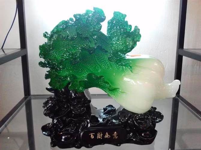 Bắp cải phong thủy cũng là lựa chọn của những người sành phong thủy. Bắp cải được ví như chiếc túi dùng để chứa tiền tài, “của cải”. Ảnh: Phongthuy.