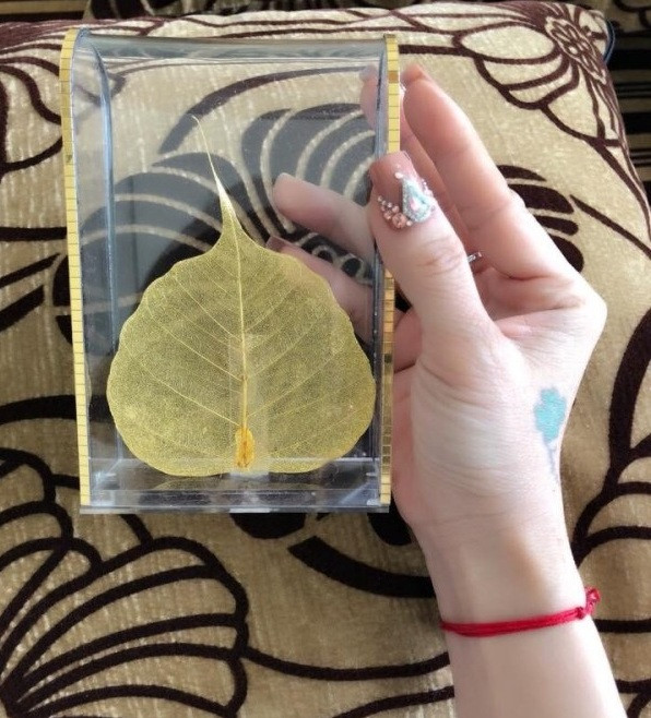 Lá bồ đề thật được xử lý thủ công nên không chiếc lá nào giống nhau. Mỗi chiếc lá mang một vẻ đẹp và nét độc đáo riêng. Ảnh: Giftshop24h.