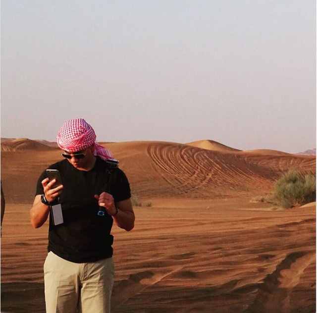 Hoàng tử Brunei hứng thú với việc khám phá sa mạc.