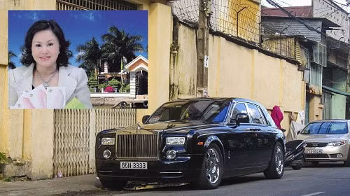 Năm 2007, trong phiên đấu giá bức tranh "Văn Miếu - Văn hóa Việt” ủng hộ Quỹ vì người nghèo tại TP HCM, bà Hiền ký tặng luôn 2 tỷ đồng cho quỹ người nghèo dù không thắng cuộc trong phiên đấu giá đó. Ảnh: Vietnamnet.