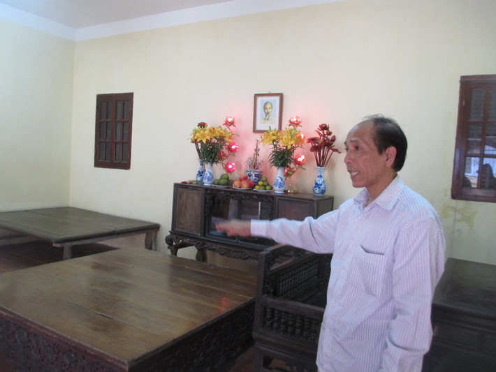 Bên trong căn nhà vẫn còn nguyên nội thất cổ như sập gụ, tủ chè, phản gỗ...Ảnh: Người đưa tin.