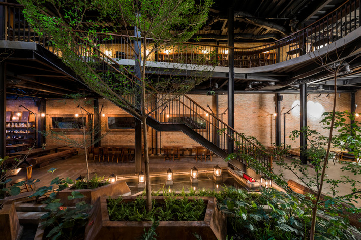 Nhờ đó, ở bất kỳ góc nào khách cũng có thể ngắm nhìn không gian xanh và cảm nhận được sự thay đổi của thời tiết.