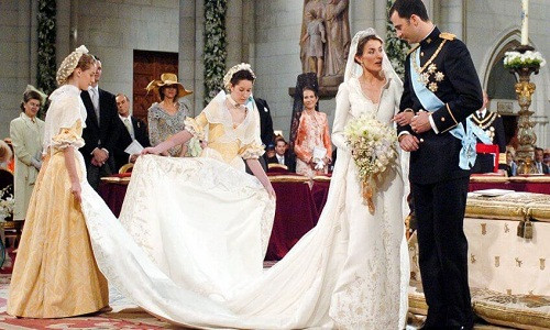 29 triệu USD là chi phí cho lễ cưới của hoàng tử Felipe với nữ phóng viên xinh đẹp của kênh CNN - Letizia Ortiz Rocasolano.