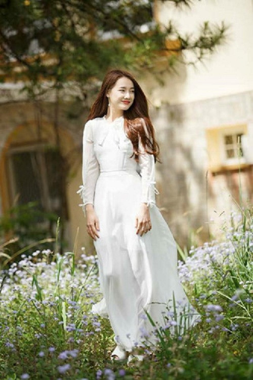 Với gương mặt khả ái, Nhã Phương còn được mời đóng quảng cáo, làm đại sứ thương hiệu...Ảnh: Facebook Navi Nha Phương.