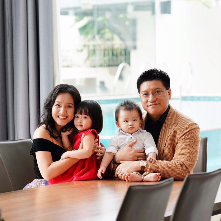 Năm 2011, Trang tốt nghiệp thủ khoa ngành thạc sĩ quản trị kinh doanh và trúng tuyển vào McKinsey – một trong những công ty hàng đầu của Mỹ về tư vấn chiến lược. Ảnh: FB Christy Le.