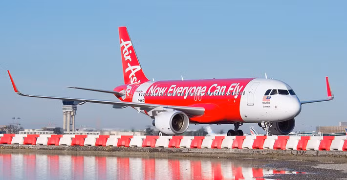 Ngày 17/7, trong Lễ trao giải Skytrax 2018 (London, Anh), hãng hàng không AirAsia (Malaysia) được vinh danh tại hạng mục tốt nhất thế giới ở phân khúc giá rẻ. Ảnh: Share Traveler.