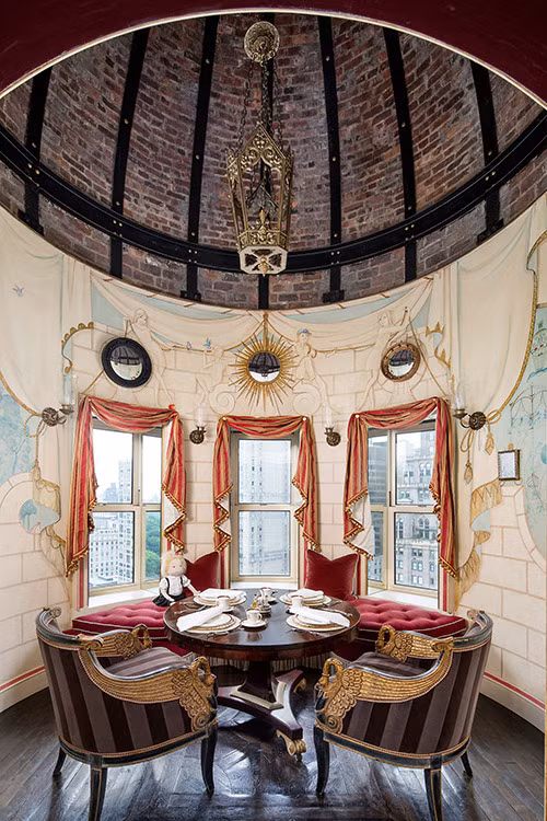 Căn penhouse rộng hơn 557m2, có thiết kế mái vòm.