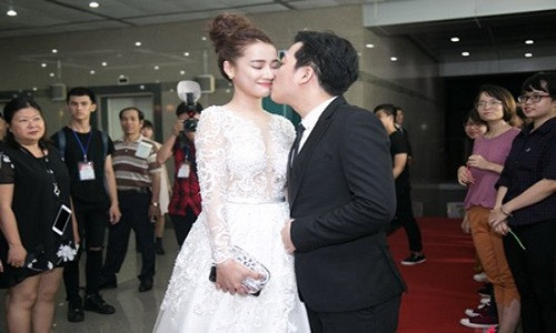 Theo nhiều nguồn tin mới đây, cặp đôi Trường Giang - Nhã Phương sẽ tổ chức tiệc đính hôn vào ngày 24/8 tại Đà Nẵng và lễ cưới diễn ra sau đó ở ở TP HCM vào tháng 9. Ảnh: Vietnamnet.