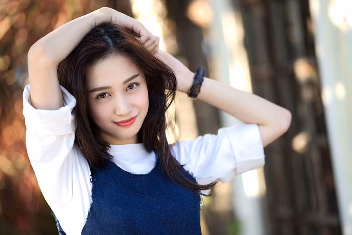 Mong muốn hoạt động nghệ thuật một cách chuyên nghiệp, Jun Vũ đang học tập không ngừng để trở thành một nữ diễn viên xuất sắc cả ở Việt Nam và Thái Lan. Ảnh trong bài: FBNV