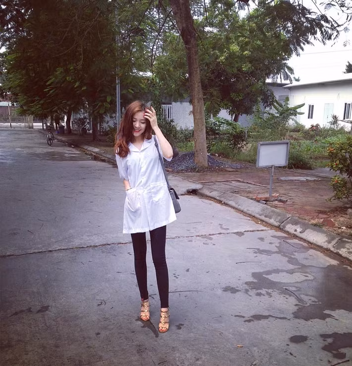 Theo chia sẻ của Phương Lan, cô bạn này bắt đầu xem bóng đá từ năm lớp 8 và bắt đầu hâm mộ CLB Chelsea bởi bản sắc của đội bóng thành London khi đó là không thể phủ nhận với dàn cầu thủ chất lượng như Drogba, Lampard hay Terry... Bên cạnh đó, dưới sự dẫn dắt của HLV Mourinho, đội bóng có biệt danh The Blue luôn là "ông kẹ" tại giải Ngoại hạng Anh.