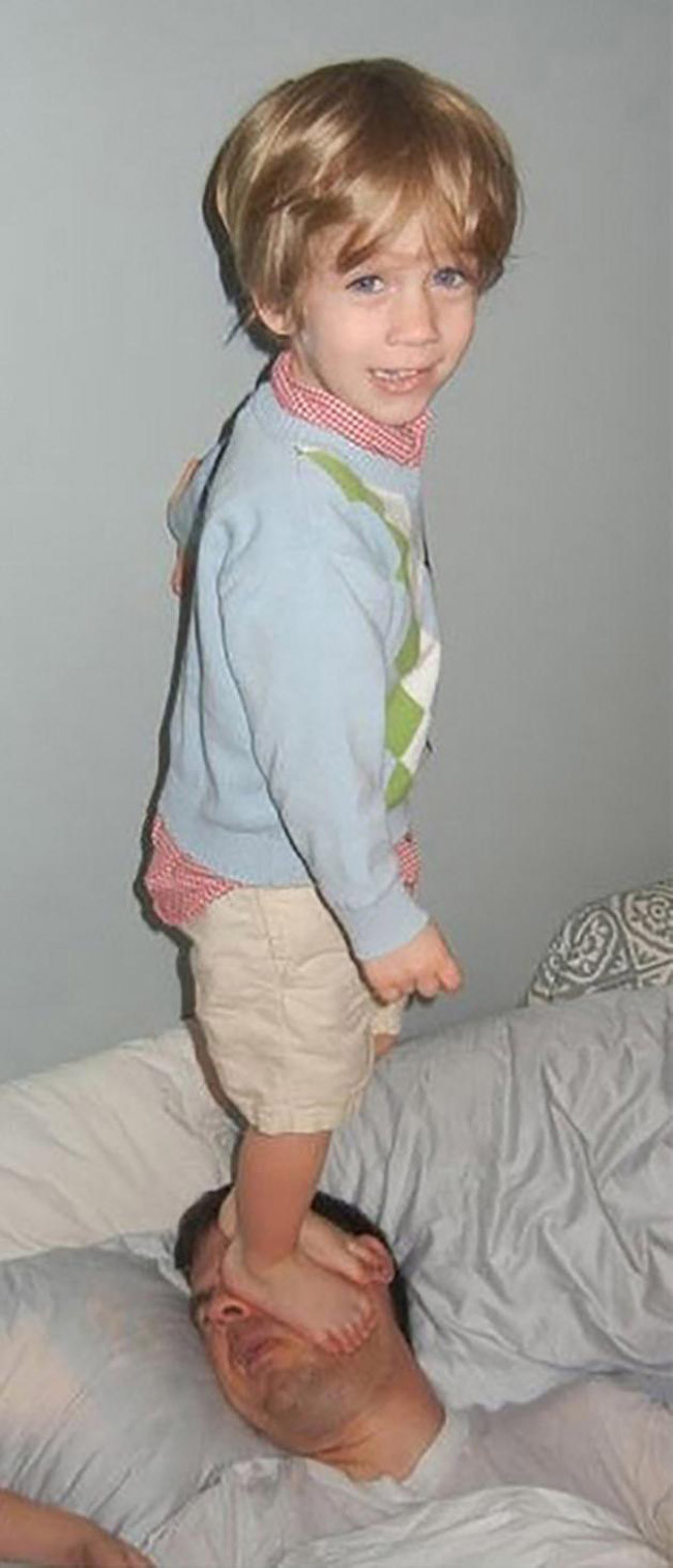 Chụp nhanh kẻo bố dậy bây giờ mẹ ơi